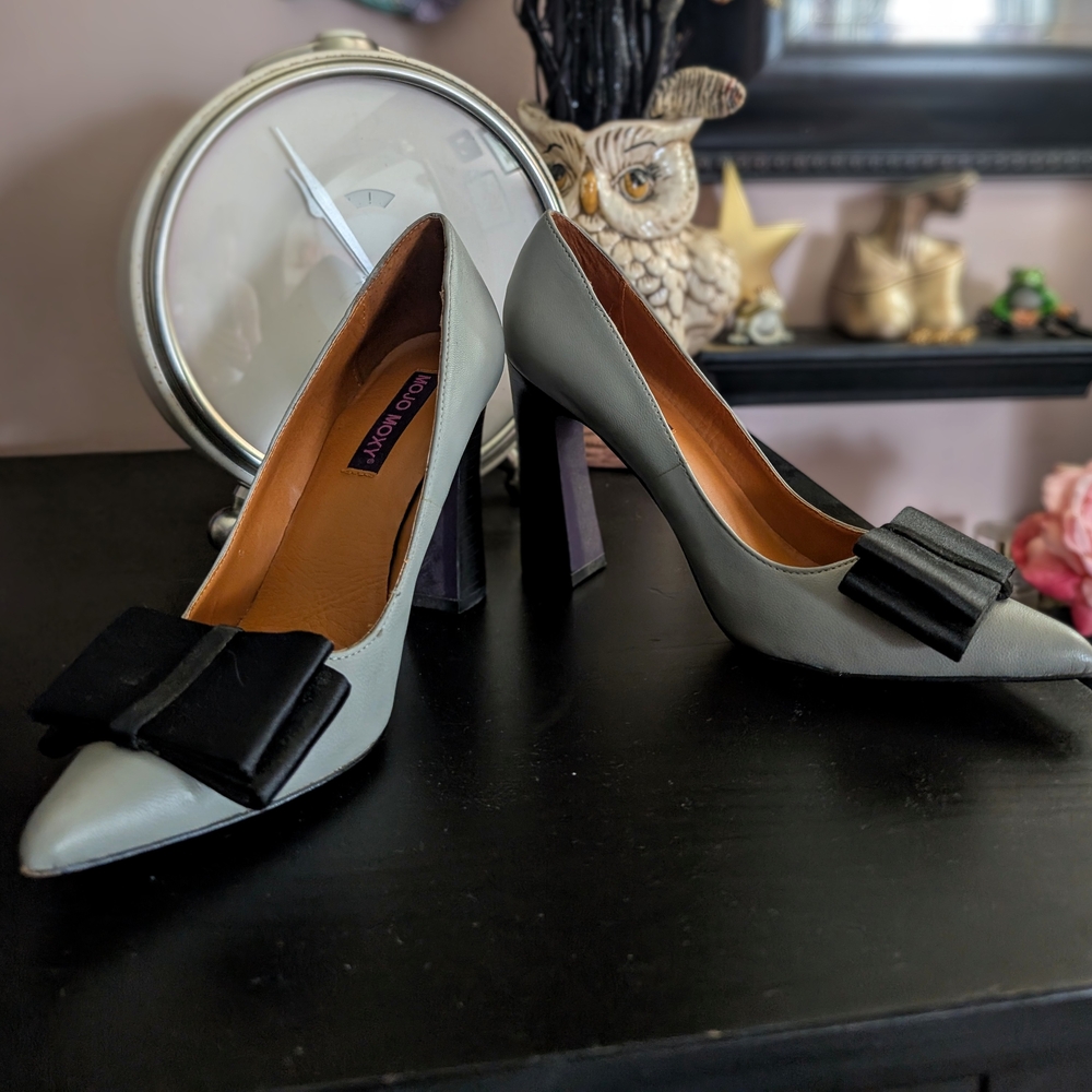 Mojo Moxy Black and Gray Stiletto Heels with Patent Bow
